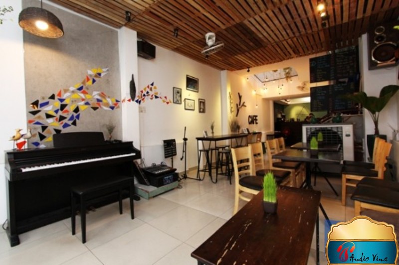 Âm thanh quán cafe